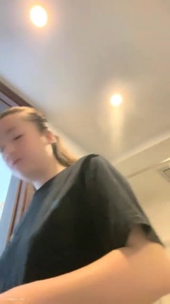 极品新人 肉肉感十足好爽【妍心】沐浴自慰 大喷水啊，眼镜妹子反差婊，蜜桃臀后入上品，刺激 截图15