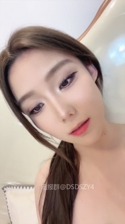️两女4P【纯欲三姐妹】链牵引反差淫语不停 截图2