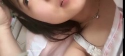 PUA实力大神【网调加约炮】专业线上线下忽悠套路玩弄学生妹，巨乳妹子闺房脱光自慰 截图2