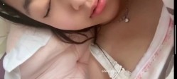 PUA实力大神【网调加约炮】专业线上线下忽悠套路玩弄学生妹，巨乳妹子闺房脱光自慰 截图10