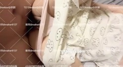 人气泡良大神，【狮子座】，新人，19岁学生妹，冷白皮，一开始还玩手机，很快被操的鬼哭狼嚎爽炸 截图8