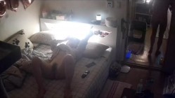 黑客破解家庭网络摄像头长期偷拍 ️小夫妻的日常性生活妻子圣诞节穿着女仆装勾引老公 截图7