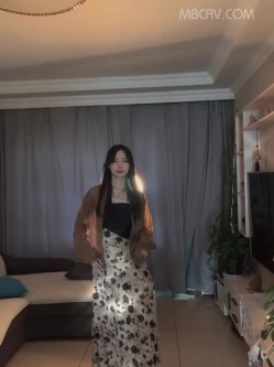 国产情侣不雅流出,某职专院校美女学姐,看起来清秀文静,男友面前非常臊 截图6