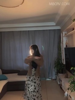 国产情侣不雅流出,某职专院校美女学姐,看起来清秀文静,男友面前非常臊 截图8
