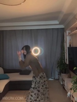 国产情侣不雅流出,某职专院校美女学姐,看起来清秀文静,男友面前非常臊 截图15