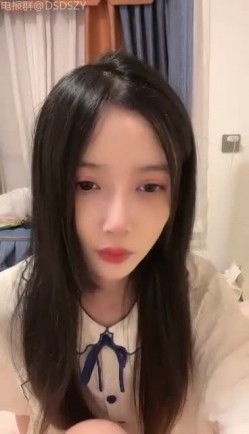️顶级校花女神【小蝴蝶会飞】女神妖娆~逆天大长腿~极品翘臀~道具狂插 截图1