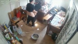 最新流出黑客破解网络摄像头监控偷拍财务公司业务经理和两个少妇在办公室啪啪啪 截图13