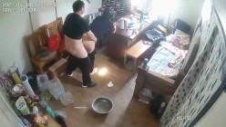 最新流出黑客破解网络摄像头监控偷拍财务公司业务经理和两个少妇在办公室啪啪啪 截图14