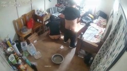 最新流出黑客破解网络摄像头监控偷拍财务公司业务经理和两个少妇在办公室啪啪啪 截图15