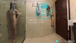 高颜值反差淫妻御姐，绿帽原创「vkcklananh」《老婆的大侄子来了》偷看洗澡，闻内衣，偷跑到姑妈房间撸管 截图4