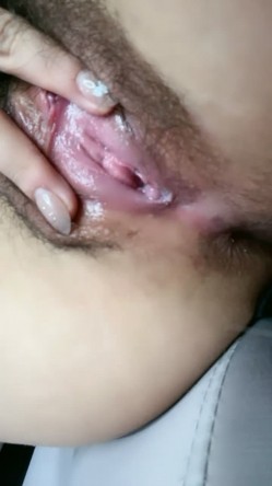 【在校大学生贝贝】微胖妹妹 ️多毛肥穴，长时间自慰，还换了黑丝，中途有露脸,激情裸聊撩骚 ️洗澡扣逼自慰诱惑6V 截图9