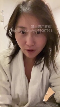 抖音反差熟女，【L999】反差订阅脸穴框VIP视图，抖音有14W粉丝，很骚 截图1