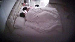 酒店偷拍连续3天入住表面乖巧实际反差的可爱女友换各情趣拍照和男友啪啪 截图7