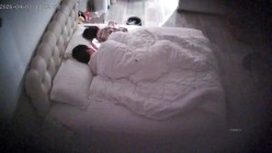 酒店偷拍连续3天入住表面乖巧实际反差的可爱女友换各情趣拍照和男友啪啪 截图9