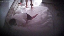 酒店偷拍连续3天入住表面乖巧实际反差的可爱女友换各情趣拍照和男友啪啪 截图11