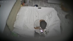 酒店偷拍连续3天入住表面乖巧实际反差的可爱女友换各情趣拍照和男友啪啪 截图16