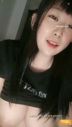 萝莉感满满~超大巨乳学妹【小奶瓶】，大黑牛跳蛋轮流插淫穴，‘哎呀我的妈，阴蒂好痒好痒，啊啊啊’高潮弄到喷水！ 截图2