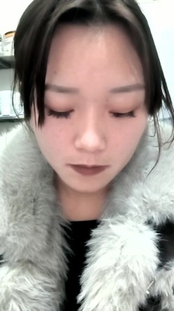 户外露出达人【御姐爱深喉】丝袜裸空从商场到图书馆再到超市裸空，周围人声鼎沸，玩得好刺激！ 截图14