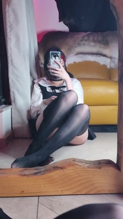 最新众筹无水原版，抖音快手全网同名，极品网红福利姬【奶咪】收费私拍，裸舞卡点变装露出等，女神很会玩的 截图14