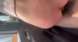 顶级大师，【狮子座】至尊版，超清纯妹妹，车震，粉鲍，露脸高颜值，大白天车内后入 截图7