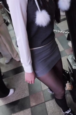 高颜值大奶女模【SeoulDoll】最新订阅福利，财阀极品母狗，百合紫薇啪啪 截图7