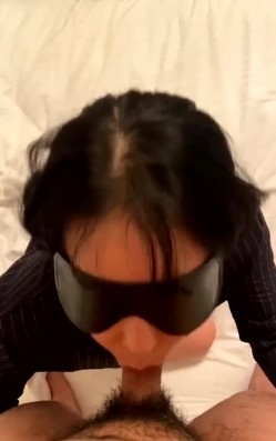 要我说还是得找骚的，技术就是好，尤其自己抱着自己奶子的时候 截图2
