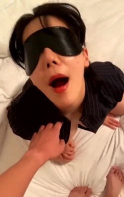 要我说还是得找骚的，技术就是好，尤其自己抱着自己奶子的时候 截图6