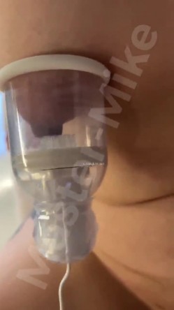 真枪实弹折磨女奴！推特重度虐女金主【迈克大师】饲养多位性奴开发私拍，操够了各种花样 截图5