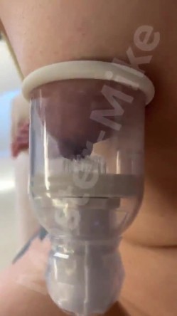真枪实弹折磨女奴！推特重度虐女金主【迈克大师】饲养多位性奴开发私拍，操够了各种花样 截图8
