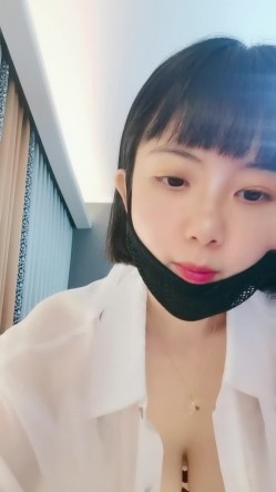 G奶女神！奶子超级大~【暖暖】揉穴自慰！撸到肾虚，纯天然无添加，白得能看到血管，超赞 截图8