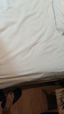 带母狗学妹开房激情啪啪直播，全程露脸乖巧听话各种舔弄大鸡巴，无毛白虎逼无套插入，后入骚臀边打边草真骚 截图4