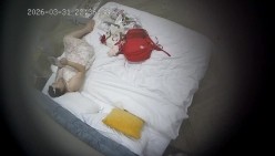 酒店偷拍大奶学妹喜提毕业证书和男友开房庆祝让男友用手指插穴忍不住激情操逼 截图9