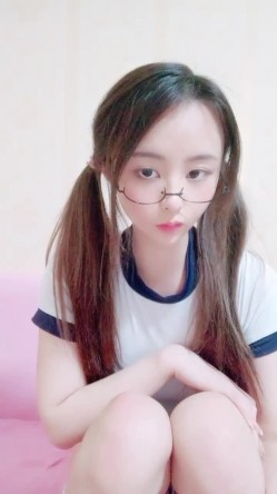 外表文静眼镜妹妹！收费房自慰秀！跳蛋塞入多毛骚穴，假屌插入猛捅呻吟，表情一脸享受 截图8