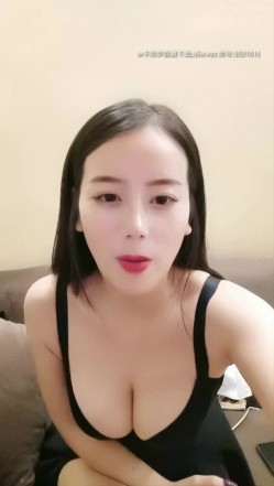 豪放巨乳 ️衣裳湿半- 职场女强人~居家直播释放骚性~跳蛋自慰震击淫穴，手指扣逼自慰 ️表情销魂勾人犯罪！ 截图16