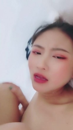 E02淫骚御姐【大啾啾】夜店酒吧沟搭干部 厕所无套轮干 情趣丝袜舔脚爆操玩3P 截图6