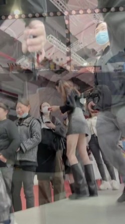 [超级裙底]最新2023上海车展各色美女模特 总有一款你喜欢 截图2