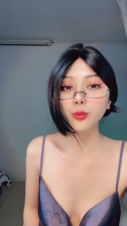 极品舔屏阿黑颜女神【蘸点蜜桃酱】门槛福利，太懂男人了，口活技术一流，高潮脸道具深喉 截图7
