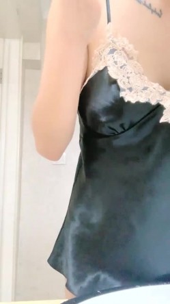 【彤姨】高颜值成熟少妇美女半夜路口喷水各种户外露出被抠出喷水楼梯口喷水 截图15