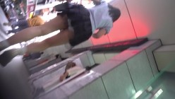 CD超短黑纱裙小姐姐，平视都能见灰N包裹肥臀 在小区门口聊天的阿姨都在窃窃私语说小姐姐屁股都能看见 截图7