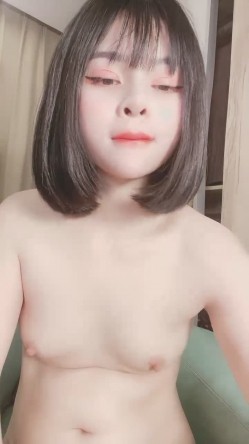 想笑想要 短发气质少妇、跳蛋塞逼里，插进抽出，淫水跟着流出来，吃鸡巴的样子好骚！ 截图14