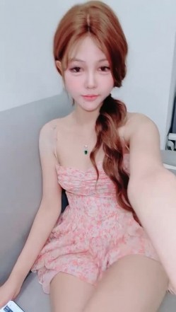 身材娇小，私处肥厚，网红骚姐姐 小小榨汁精 福利，大号道具自慰流白浆，无套肏翻白眼 截图10