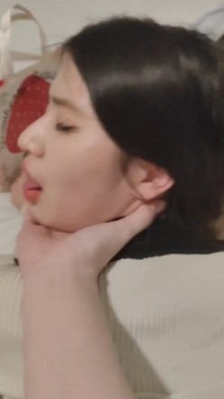 泄密流出极品反差婊抖音网红【诺崽超甜甜甜】与男友大尺度性爱自拍 截图5