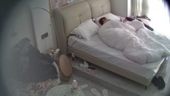 酒店偷拍连续3天入住的年轻情侣古灵精怪的双马尾可爱甜妹被男友不分日夜操了几次 截图6