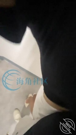 海角泡良大神『强上女房东』钻石收费帖合集，性感少妇房东两天操五次 不仅在摩天轮上操，连吃饭都要内射一发 截图1