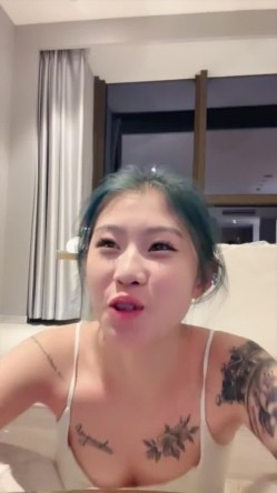 爆乳校花 首次被干【憨宝宝】男友搞完 又约大哥搞 自慰啪啪 逼毛浓厚好性感 爽的很 截图7