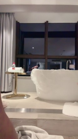爆乳校花 首次被干【憨宝宝】男友搞完 又约大哥搞 自慰啪啪 逼毛浓厚好性感 爽的很 截图11