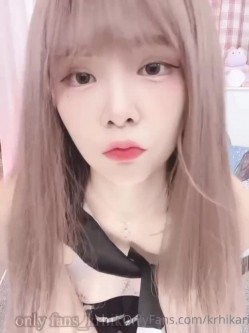热传LPL前职业选手WE大舅子前妻【金提莫】女团成员下海一步步火力全开最后赤裸裸露壁道具自慰 截图4