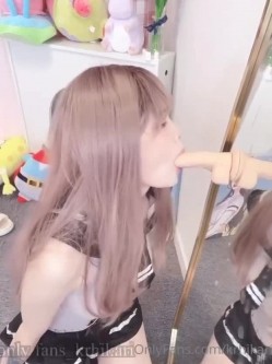 热传LPL前职业选手WE大舅子前妻【金提莫】女团成员下海一步步火力全开最后赤裸裸露壁道具自慰 截图10