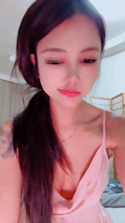 阿黑颜顶级校花【甜心宝贝】内卷下海，肛塞，道具自慰，爽到翻白眼，喷水 截图1