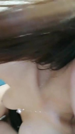 极品高颜冷艳御姐，反差小妈感女主播「金刚护撸娃」「小奶猫」激情淫语撩骚，和姐妹下海大秀，互舔互口假鸡巴互插 截图5